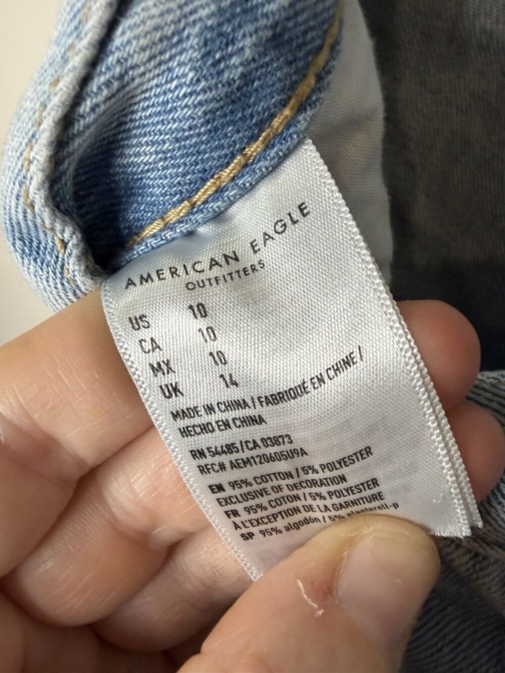 American Eagle Mom Short Jean Shorts Size 10 High Rise Cut off Frayed - Picture 8 of 9